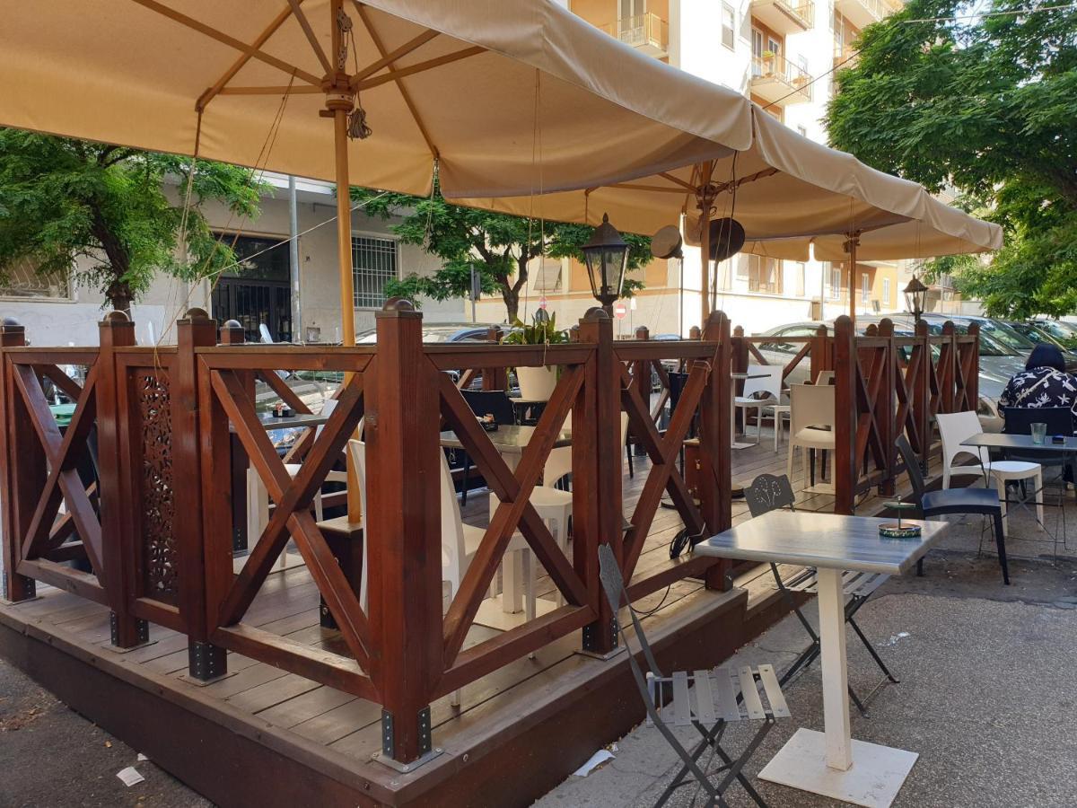 Holiday Max Roma